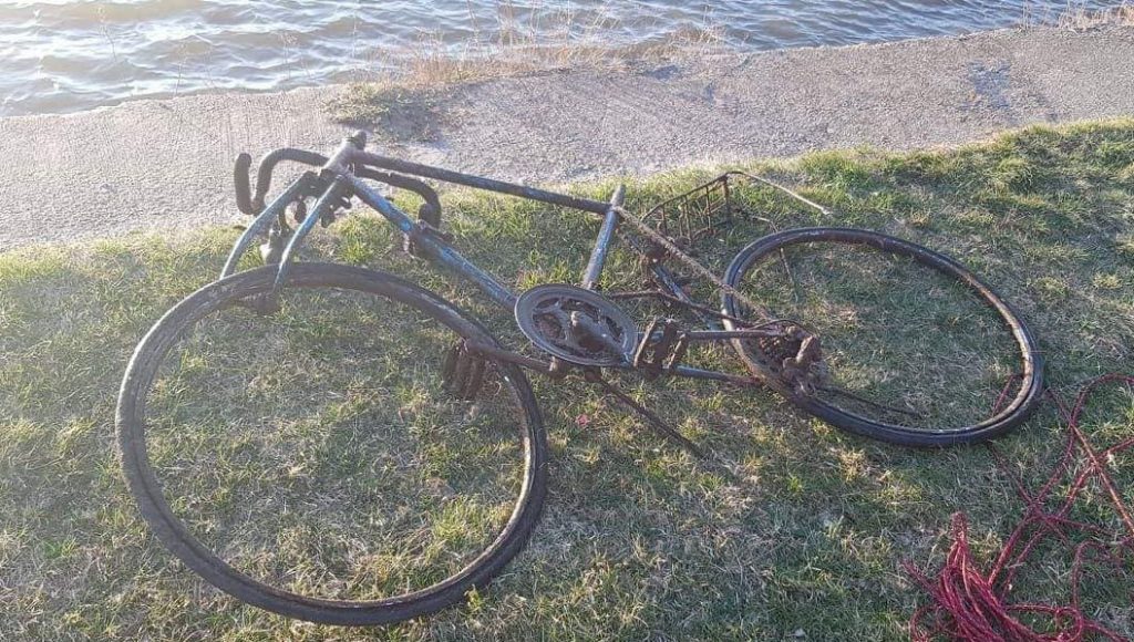 Nagyon régi kerékpár siralmas állapotban