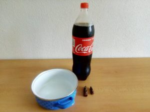 [KÍSÉRLET] Eltünteti a Coca-Cola a rozsdát 12 óra alatt?