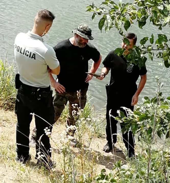 A rendőrség és a tűzszerészek vizsgálják a légvédelmi ágyú lövedékét