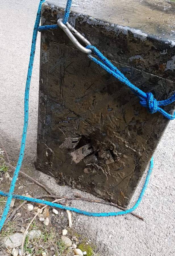 Széflelet csiga és mágnes segítségével